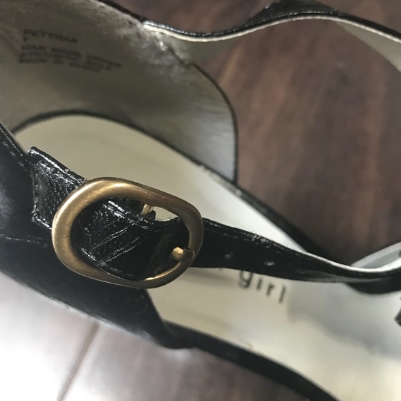 Madden Girl Pettraa - Picture 3 of 8